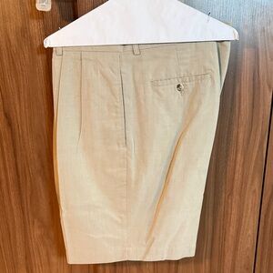 Perry Ellis Men's Beige Flat Front Shorts